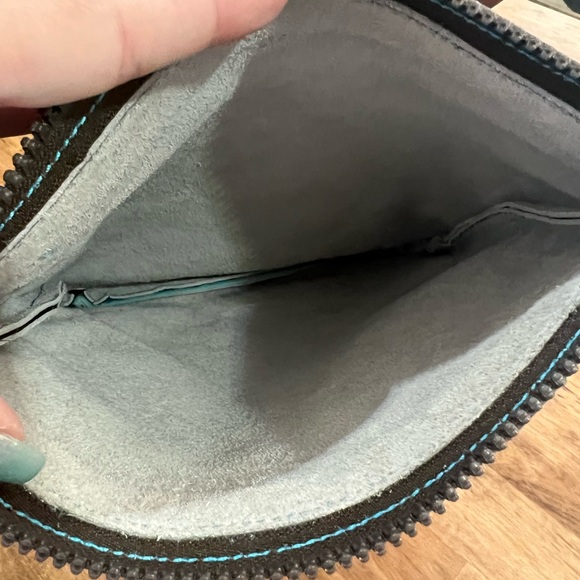 Real Cowhide Crossbody - Picture 4 of 4